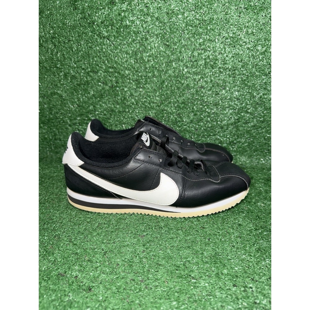Nike Cortez Classic Mens Size 9 Black White Comfort Walking Shoes Skate Sneakers